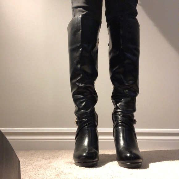 Beautiful black knee high boots 🖤 - Picture 4 of 10